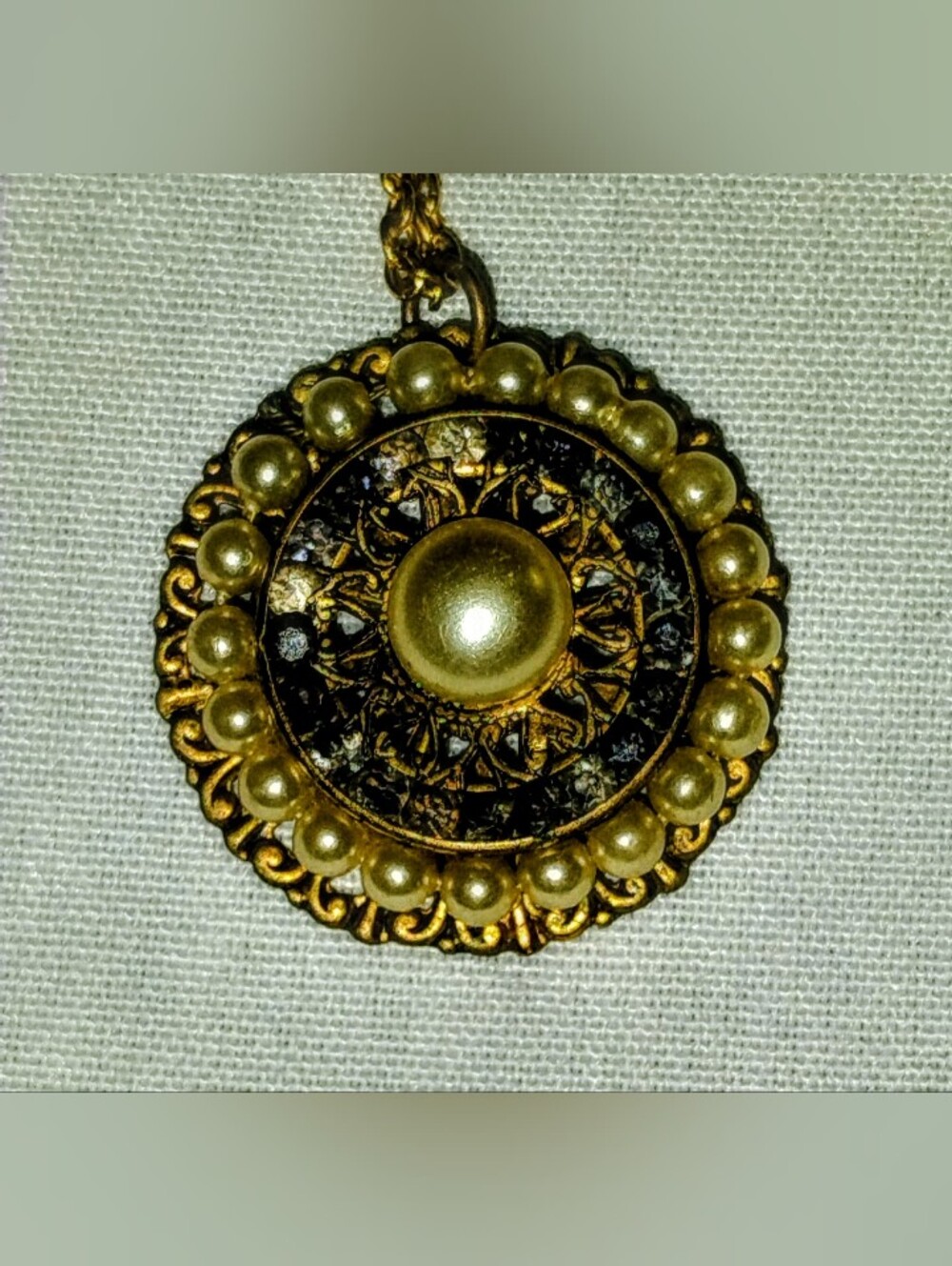 Vintage 1959s Gold-Tone Faux Pearl Rhinestone Filigree Medallion Necklace